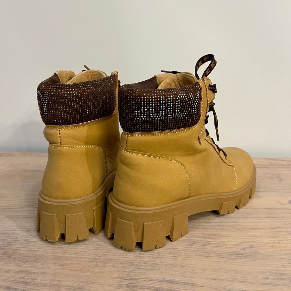 Juicy Couture NWT Juicy Jinger Honey
Boots - Picture 6 of 10